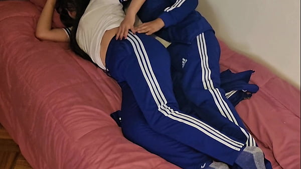 BIG-ASS SCHOOL GIRL LOSES A CHALLENGE AND GETS NAKED IN MY ROOM! FUCKING MY CLASSMATE AND WE FILMED A HOMEMADE PORN VIDEO AMONG STUDENTS