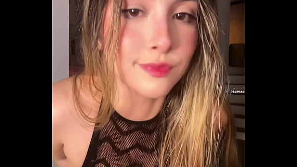 Bunda Gostosa no vestido transparente