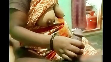 Indian aunty handjob forming boy cock