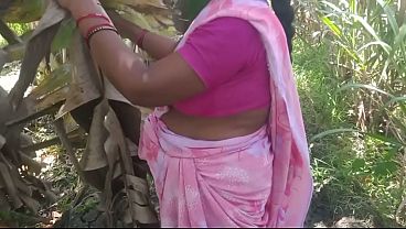 Indian tamil bhabhi sex in outdoor banana grove