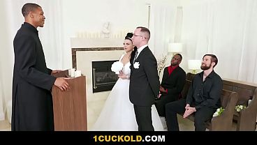 Payton's Wedding Day Surprise: Taking Control with the Preacher and Jo