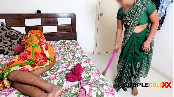 कोमल ने सुबह सुबह दो बार चोदा अब ये कामवाली ऊपर से आकर डाल मारा लैंड तोड़ोगी क्या