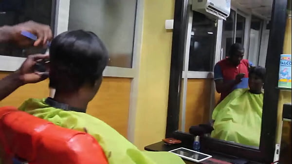 Salvador Gomez one of the best porn actors on the African scene decides to fuck the young Ugandan Latifa in the middle of a massage session in a beauty salon it's great this work session let's admire