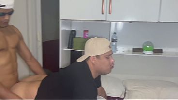 NEG&Atilde_O DA PIROKA GG FODEU TANTO ESSE RABAO GRAND&Atilde_O QUE DEIXOU O CU FAZER BICO