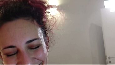 Una zoccola dal viso dolce vuole essere sottomessa dallo psicologo disabile (parte 2)