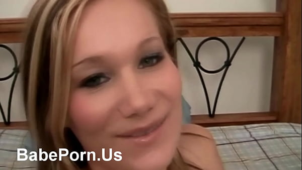 Sexy blonde sucker