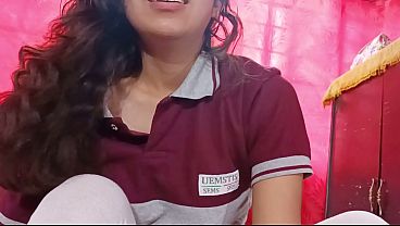 Le Habla Su Madre Mientras Me la Chupa Muy Rico! Chamaca Mexicana Cogiendo Despu&eacute_s de la Escuela con su Uniforme Escolar. Sexo Casero
