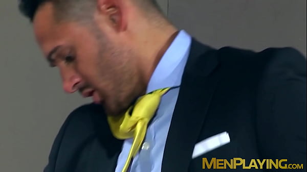 Muscled hunk Alex Marte moans from joy during hot rimming
