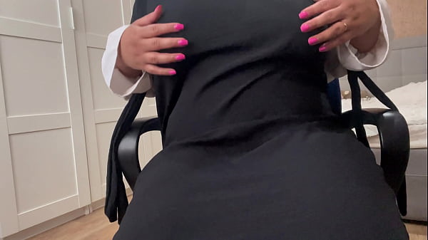 Syrian milf sits on web chat and caresses her clitoris