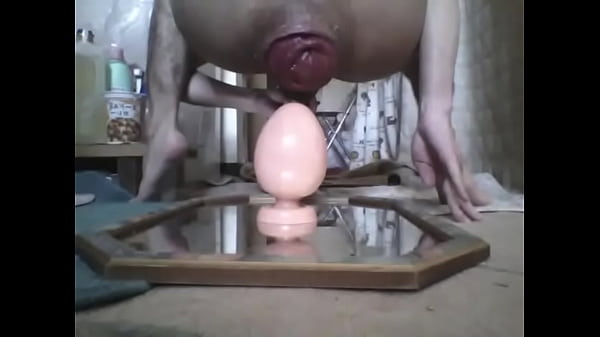 ピストンのし過ぎでアナルが飛び出してもオナニーする変態