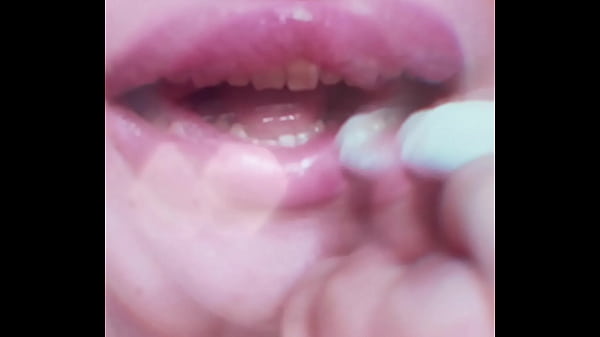 Chick Nude Lips Makes you Hot