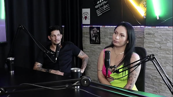 Transaram a noite inteira na sa&iacute_da mais louca que fizeram, ela negou alguns fetiches e ele recusou um com cachorro, al&eacute_m de n&atilde_o gostar de dp - Joice Muller & Rennan Delgado