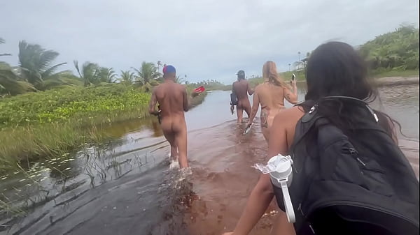 Fui fazer uma Putaria com minhas amigas no p&acirc_ntano da Bahia