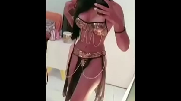 Madrasta bunduda chupa o pau do enteado achando que ele &eacute_ seu marido