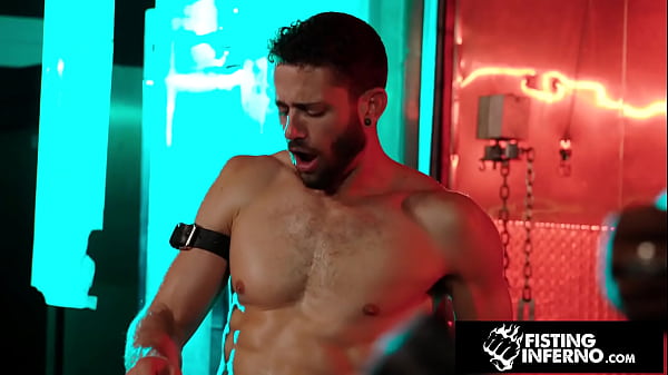 Cumslut Tagteamed By Beefy Stud & Hunk BBC - Quin Quire, Max Connor, Siren Santiago - FistingInferno