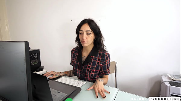 Brisen The Squirting Slut Secretary