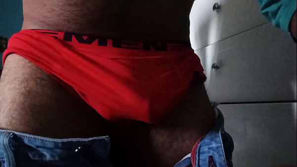 Chico caliente mexicano se masturba frente a la c&aacute_mara