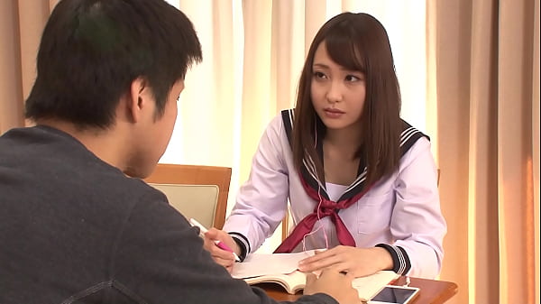 オナニーするのか&hellip_えっ！そんなにイキ狂う！？制服姿で無我夢中でイキ続けるマ○コに問答無用の即ハメ即中出し！【パート1】
