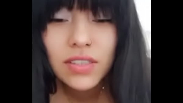HOT LATINA MAKES VIDEOCALL WITH HER NEIGHBOR AND ENDS UP TOUCHING HERSELF