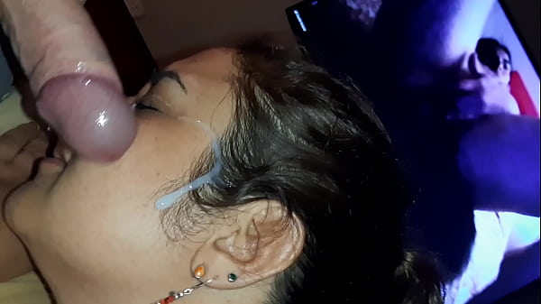 mi marido masturb&aacute_ndose por zoom con su ex mientras yo duermo me deja la cara llena de leche