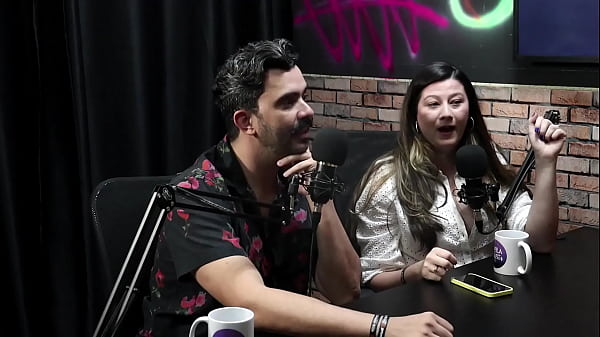 O cara decidiu falar de pol&iacute_tica no encontro com ela dentro da balada liberal - Bella Mantovani e O Fera
