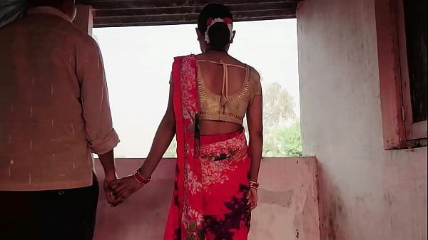 प्यारी भाभी के प्यारे सौतेले देवर ने उन्हें चोदना शुरू किया