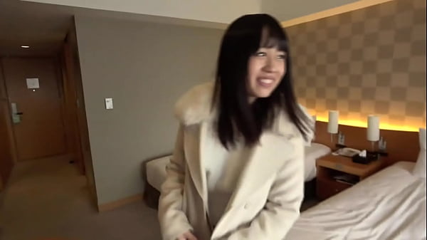 【素人ハメ撮り】遠距離恋愛&年の差カップルの寂しさを埋めるハメ撮りSEX。塾の先生と生徒だった2人はいつの間にかそういう関係に。。