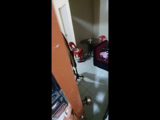 Single Mom pinasok sa Banyo ng kapitbahay na mag babayad ng utang