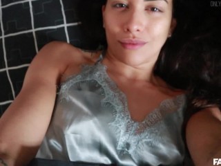 Masturbándome apenas despierto y hablándote muy caliente (Orgasmo Húmedo, Primer plano)
