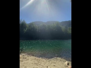 me cojo a la sirena que encontré en el río paradisiaco