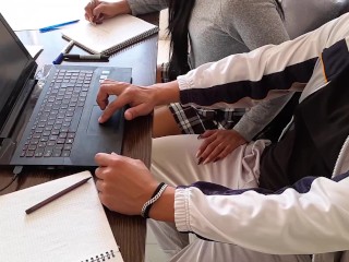 Despues de la ESCUELA Mi compañera de clase me provoca EXITACION, me la chupa y tenemos sexo en casa