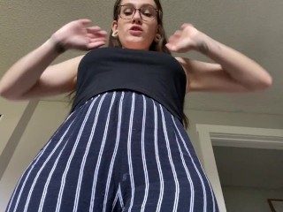 Giantess smelly ass worship