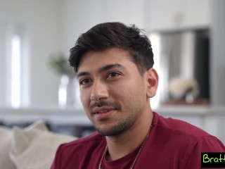 Stepsis Angel Gostosa asks, "Hang out with your Bros or Fuck your Stepsister ??" - S27:E7