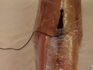 【拘束、放置プレイ!!】ラップでグルグル巻き。デンマを永遠に当て続ける。※イキ過ぎて痙攣してます。