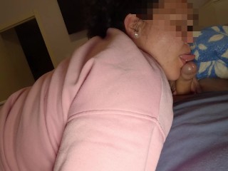 Cogiendome rico a mi Joven Esposa Gordita en Misionero, me corro frotando mi polla en su gordo coño