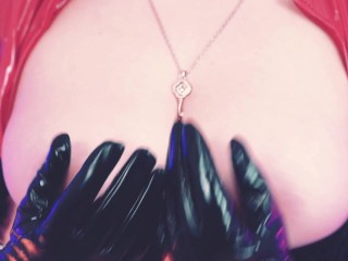 Sexual latex model with big ass and natural tits loves to seduce.