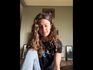 tiktok girl Live with massage gun