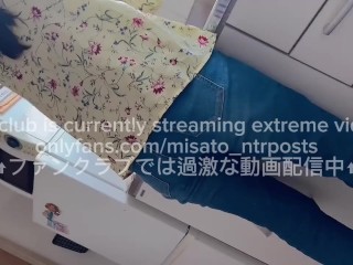 キッチンで？昼間から欲情してしまう人妻の秘密動画／熟女／日本人／お母さん