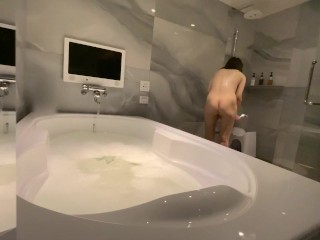 昼間のラブホテルでいちゃラブカップルのSEXを見てみよう