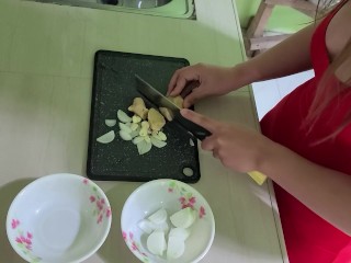 Pinay MILF Cooking and Sex Vlog - Ginataang Suso