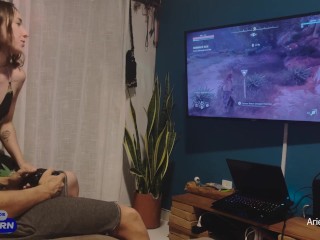 Ele queria jogar video game e eu queria dar o cuzinho