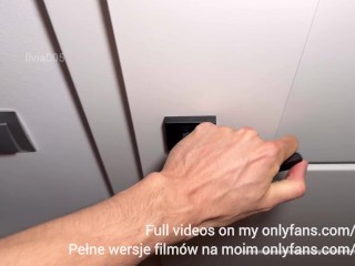 Przyrodni syn zerżnął swoją przyrodnią ciocię po imprezie. Okazało się, że lubi ostre jebanie