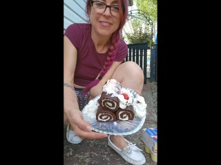 Pudding, Cake and Piss Shoes