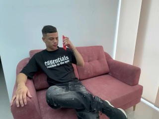 mi -hermanastra mientras nuestros padrastros no están en casa