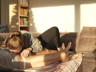Erst chillen wir, dann ficken wir! Ich lecke Marc's Arsch und er fickt tief meine Kehle! POV