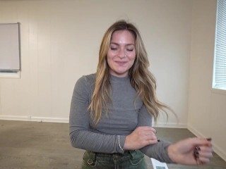 Tinder Date goes crazy for my average cock