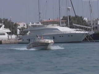 Babewatch Sexy Brunette Fucks and Sucks on Speedboat Vintage