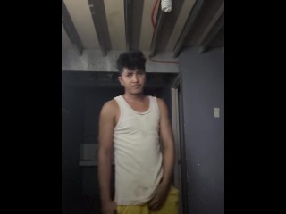 Jakol sa abandonadong bahay habang nag yoyosi, ang sarap haha tumalsik tamod ko shit
