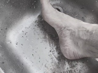 Dirty Garden Feet Washed in Outdoor Sink – Bare Male Soles Teaser