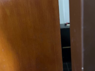 EL ASQUEROSO DE MI PADRASTRO SE APROVECHA DE MI INOCENCIA CUANDO ESTAMOS A SOLAS EN CASA